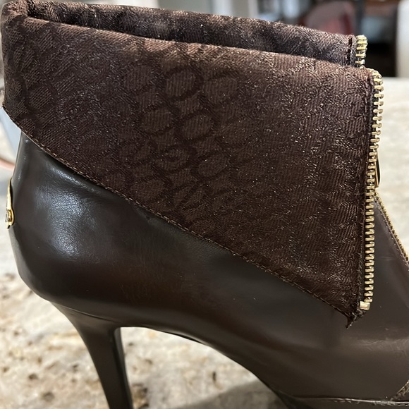 COOGI Booties - Picture 6 of 11